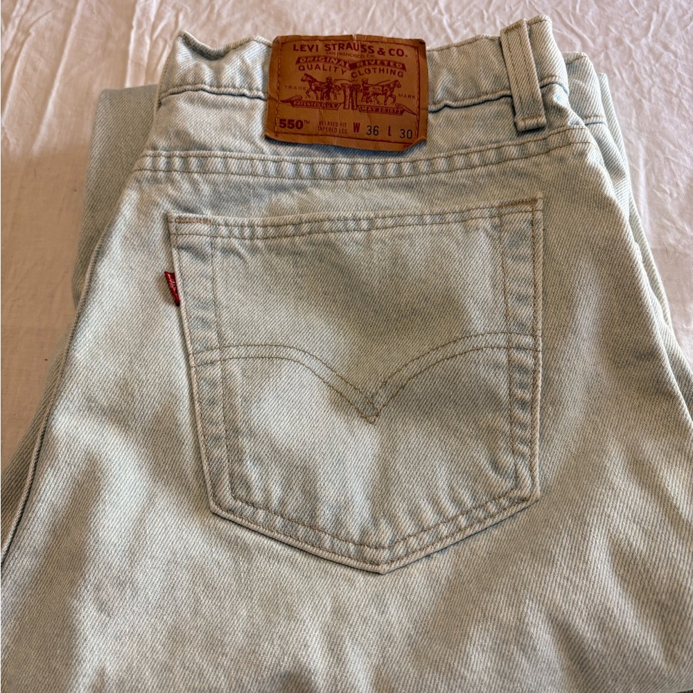 Levi's 550 Classic Light Blue Jeans